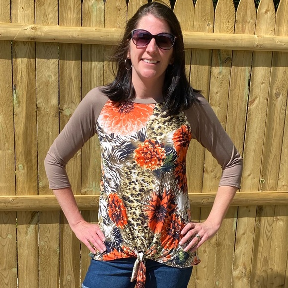 Tops - Floral & animal print tie front  baseball tee